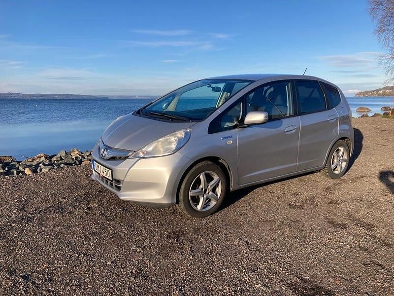 Begagnad 2014 Honda Jazz Hybrid Halvkombi | 54 000 kr - Bild 1/4