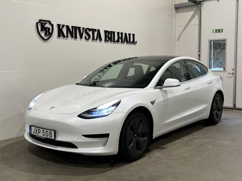 Vit Begagnad 2019 Tesla Model 3 Standard Range Plus Sedan | 238 800 kr (Marknadspris) - Bild 1/4