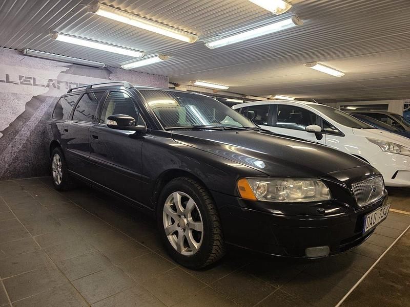 Svart Begagnad 2007 Volvo V70 Kombi | 29 900 kr (Marknadspris) - Bild 1/4