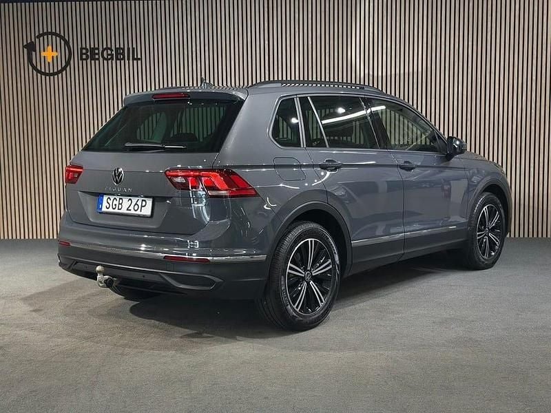 Begagnad VW Tiguan 151 HK (111 kW) 2021 Grå SUV