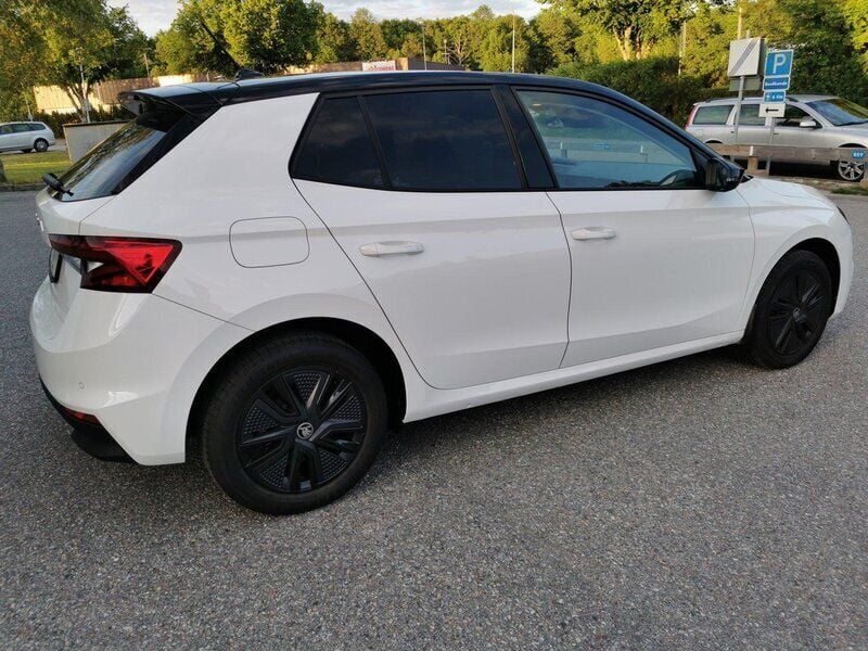 Vit Begagnad 2025 Skoda Fabia Selection Halvkombi | 235 000 kr (Superpris) - Bild 1/4