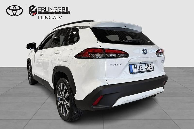 Begagnad Toyota Corolla Cross Style 152 HK (111 kW) 2022 Vit SUV