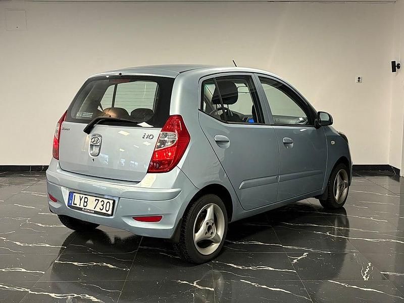 Begagnad Hyundai i10 69 HK (50 kW) 2011 Silver Halvkombi