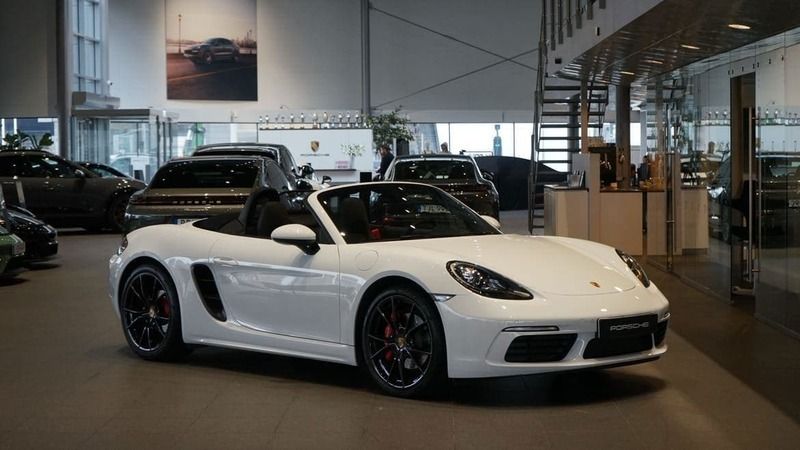 Flerfärgad Begagnad 2022 Porsche 718 Boxster S Sport Cab | 795 000 kr - Bild 1/4