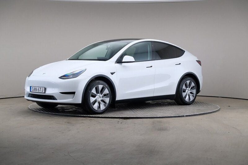 Vit Begagnad 2023 Tesla Model Y Standard Range SUV | 385 000 kr (Bra pris) - Bild 1/4