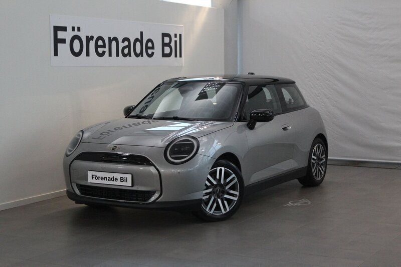 Grå Begagnad 2024 Mini Cooper Coupé Classic Sportkupé | 451 300 kr - Bild 1/4