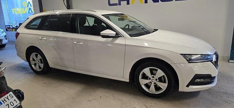 Begagnad Skoda Octavia G-TEC Ambition 131 HK (96 kW) 2022 Vit Kombi