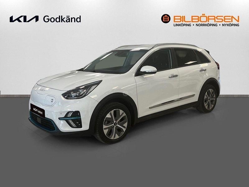 Vit (/ud/ clear white) Begagnad 2022 Kia e-Niro Advance SUV | 289 900 kr - Bild 1/4
