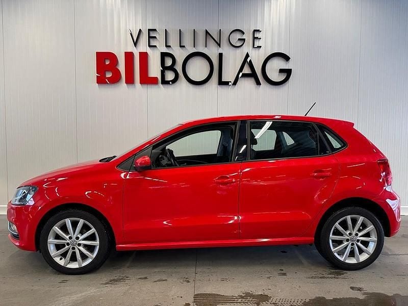 Röd Begagnad 2016 VW Polo Halvkombi | 89 500 kr (Bra pris) - Bild 1/4