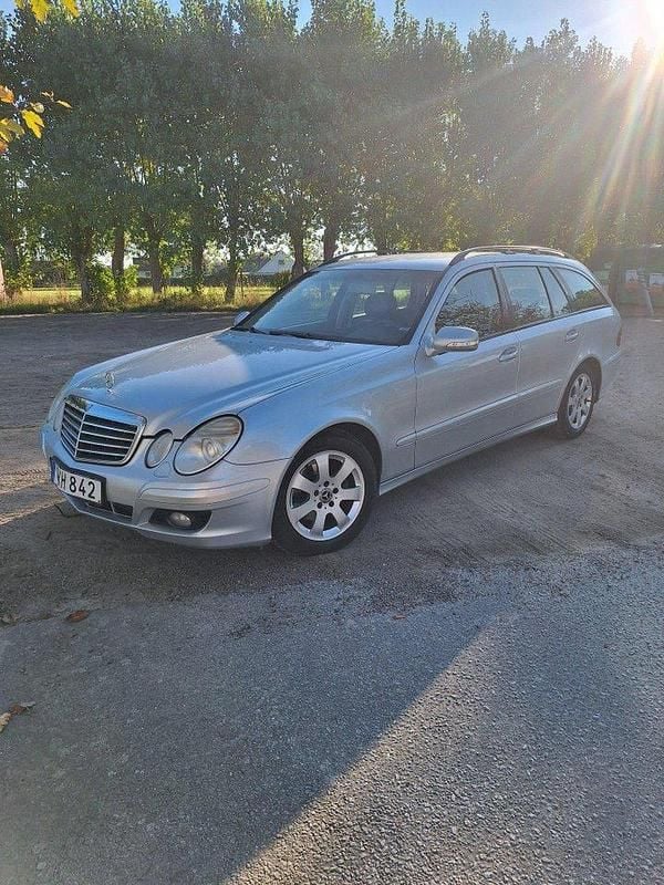 Silver Begagnad 2009 Mercedes E220 Classic Kombi | 49 000 kr - Bild 1/4