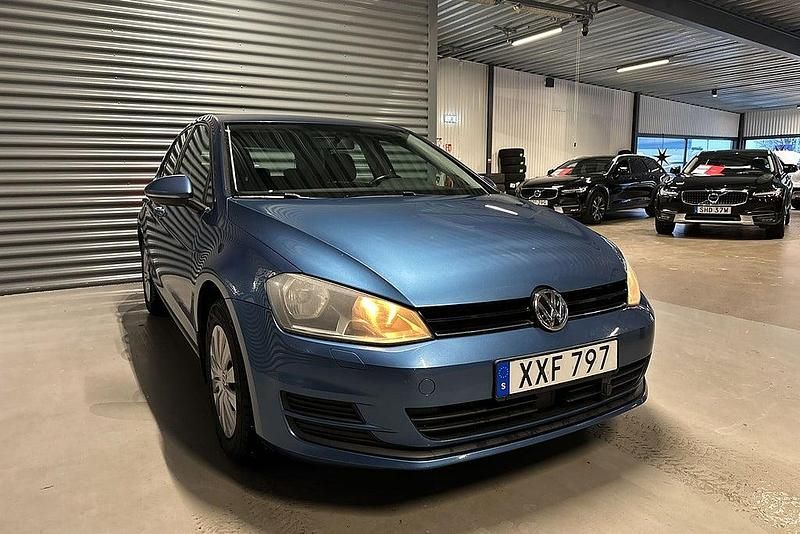 Begagnad VW Golf VII 105 HK (77 kW) 2014 Blå Halvkombi