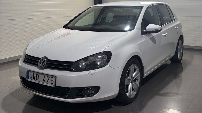 Vit Begagnad 2009 VW Golf VI Halvkombi | 69 900 kr (Marknadspris) - Bild 1/4