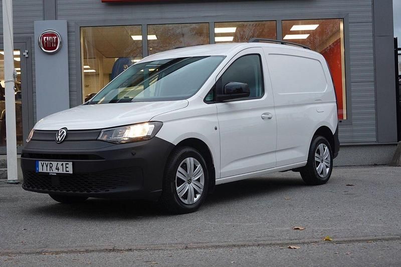 Vit Begagnad 2022 VW Caddy Minibuss | 337 375 kr (Lite dyr) - Bild 1/4