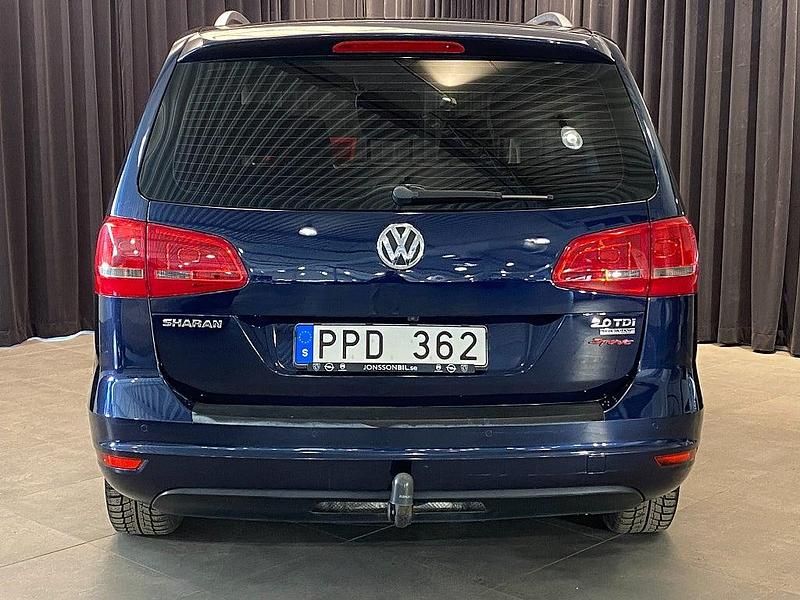 Begagnad VW Sharan 140 HK (102 kW) 2012 Blå Minibuss