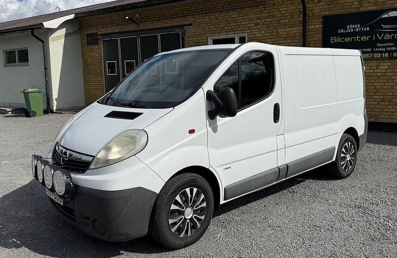 Vit Begagnad 2012 Opel Vivaro Van | 69 900 kr (Lite dyr) - Bild 1/4