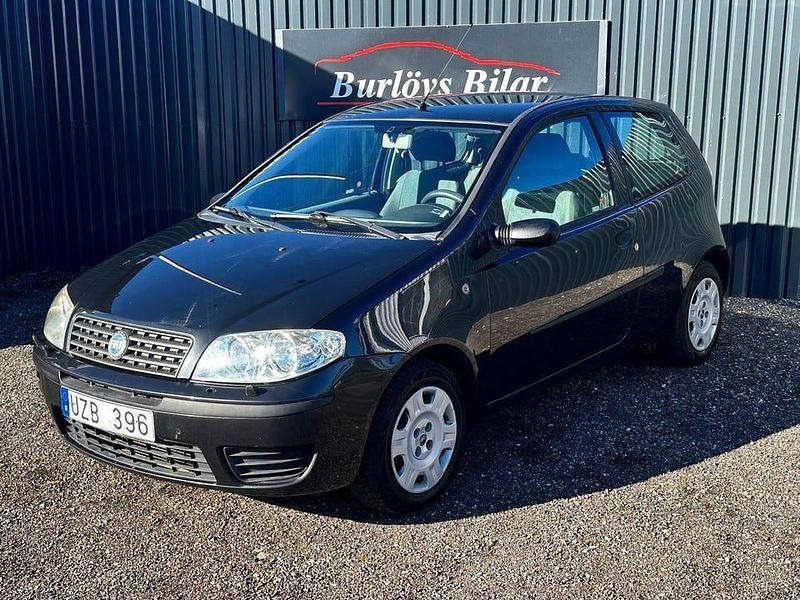 Svart Begagnad 2004 Fiat Punto Active Halvkombi | 19 800 kr - Bild 1/4