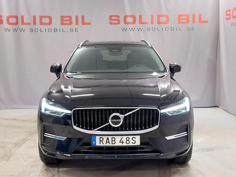 Begagnad Volvo XC60 Core 197 HK (144 kW) 2022 Svart SUV