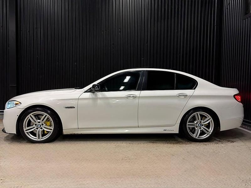 Begagnad BMW 530 M Sport 258 HK (189 kW) 2016 Vit Sedan