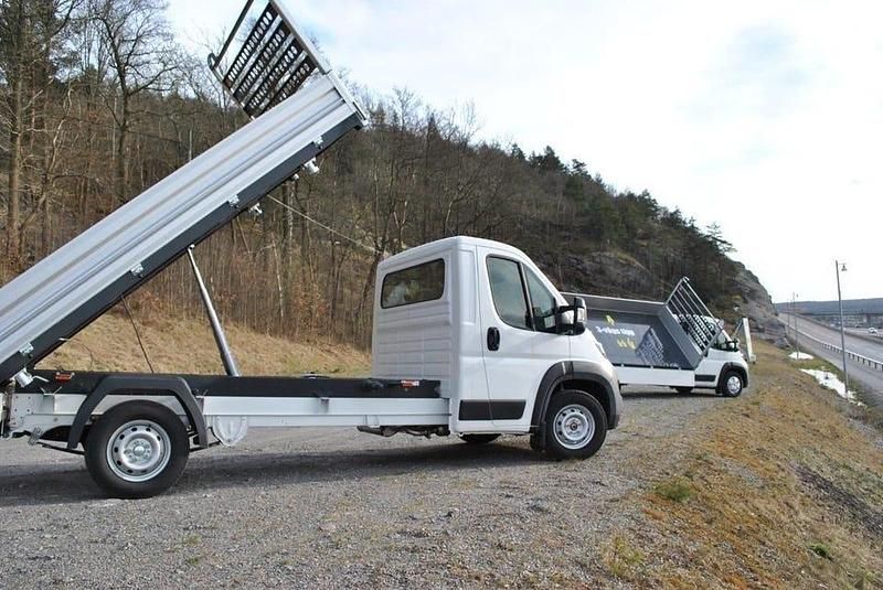 Vit Begagnad 2020 Peugeot Boxer Van | 533 750 kr - Bild 1/4