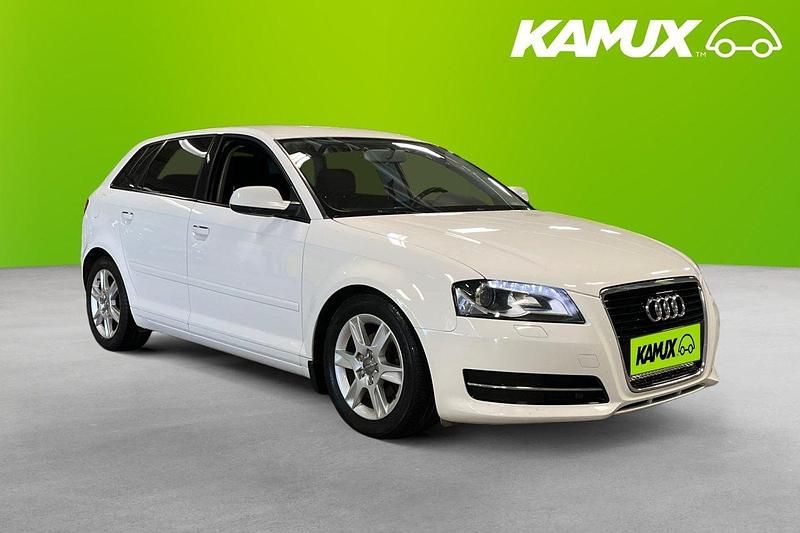 Vit Begagnad 2011 Audi A3 Sportback Proline Halvkombi | 84 700 kr (Lite dyr) - Bild 1/4