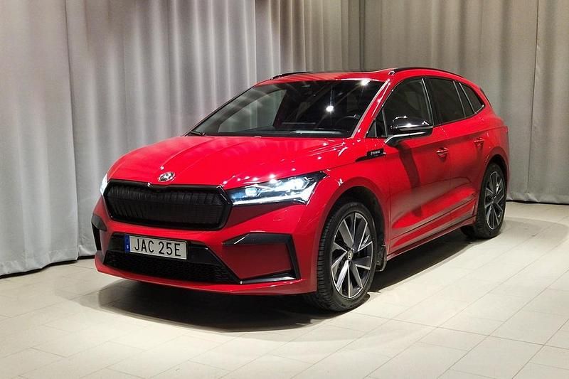 Röd Begagnad 2023 Skoda Enyaq iV SUV | 419 900 kr (Marknadspris) - Bild 1/4