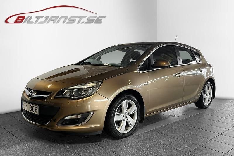 Brun Begagnad 2013 Opel Astra Sport Halvkombi | 69 900 kr (Bra pris) - Bild 1/4