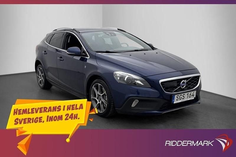 Blå Begagnad 2015 Volvo V40 CC Ocean Race Kombi | 154 800 kr (Marknadspris) - Bild 1/3