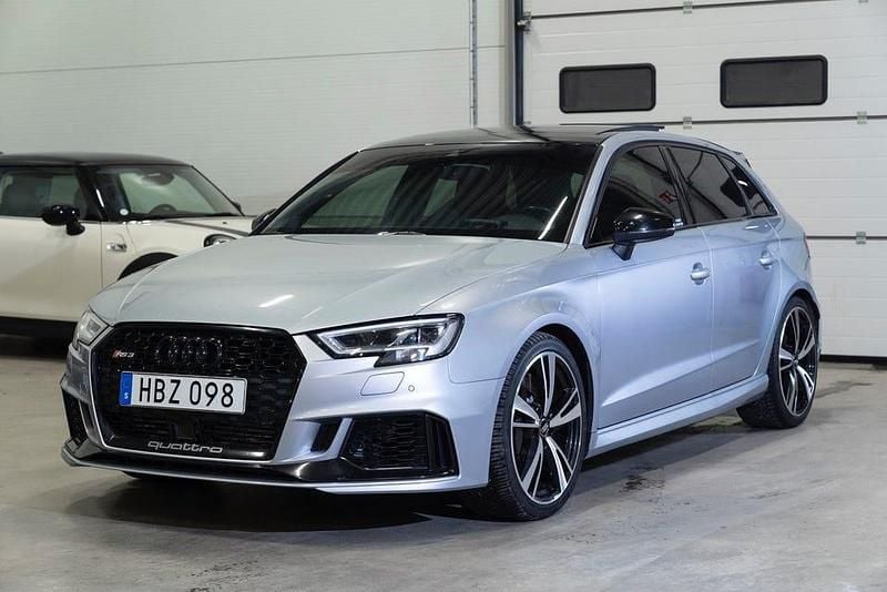 Silver Begagnad 2018 Audi RS3 Sportback Halvkombi | 429 000 kr (Marknadspris) - Bild 1/4