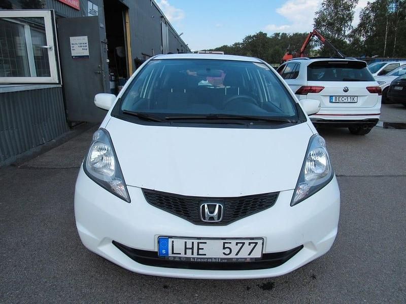 Begagnad Honda Jazz 100 HK (73 kW) 2009 Vit Halvkombi