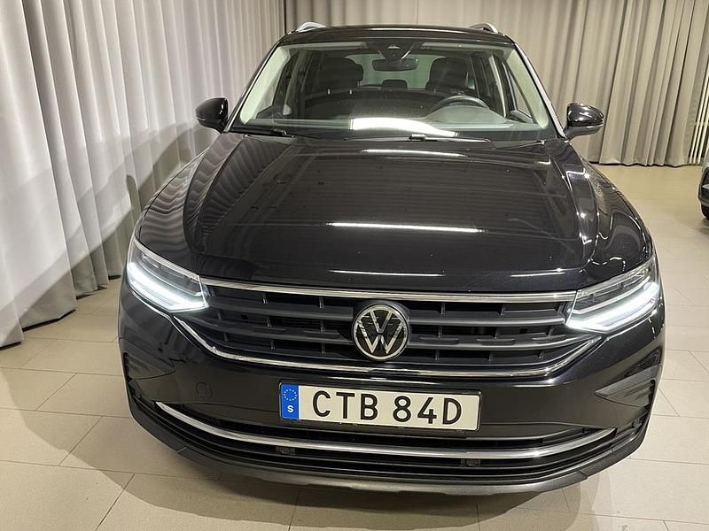 Begagnad VW Tiguan Life 151 HK (111 kW) 2022 Svart SUV