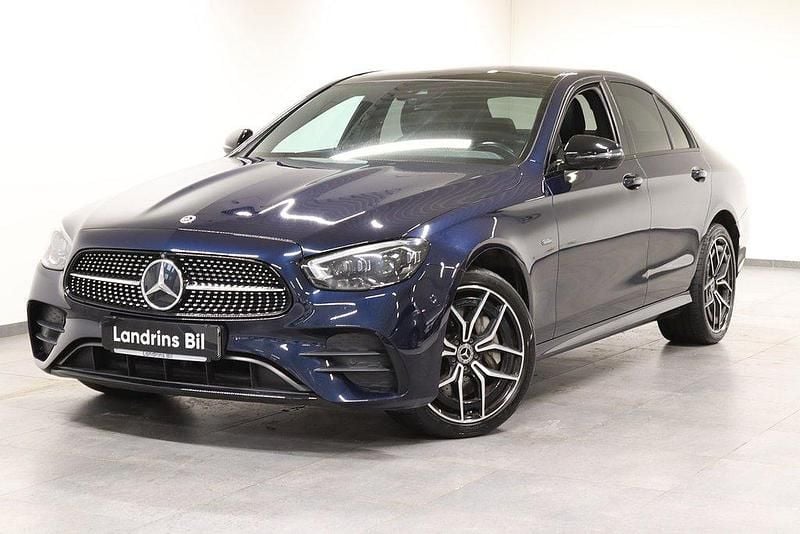 Mörkblå Begagnad 2021 Mercedes E300 AMG line Sedan | 419 000 kr (Bra pris) - Bild 1/4