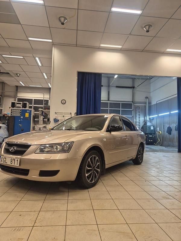 Begagnad Hyundai Sonata 162 HK (119 kW) 2006 Sedan