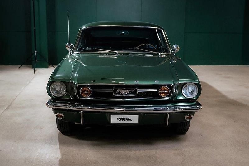 Begagnad Ford Mustang Fastback 224 HK (164 kW) 1966 Mörkgrön Sportkupé