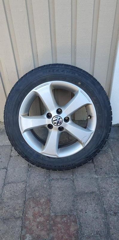 Röd Begagnad 2014 VW Polo Halvkombi | 78 000 kr (Marknadspris) - Bild 1/4