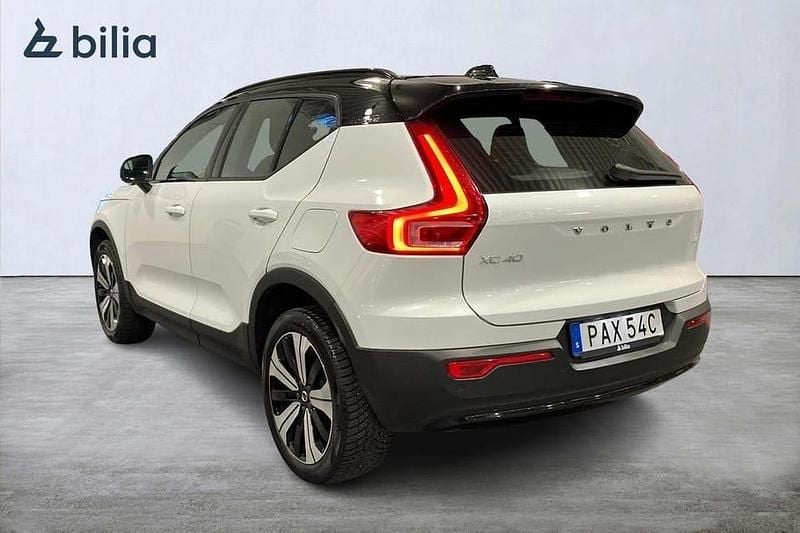 Begagnad Volvo XC40 Core 175 kW (238 HK) 2022 Vit SUV