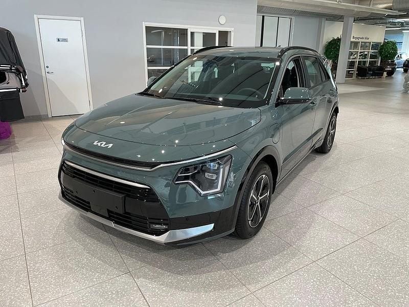 Grön Ny 2025 Kia Niro SUV | 363 424 kr (Marknadspris) - Bild 1/4