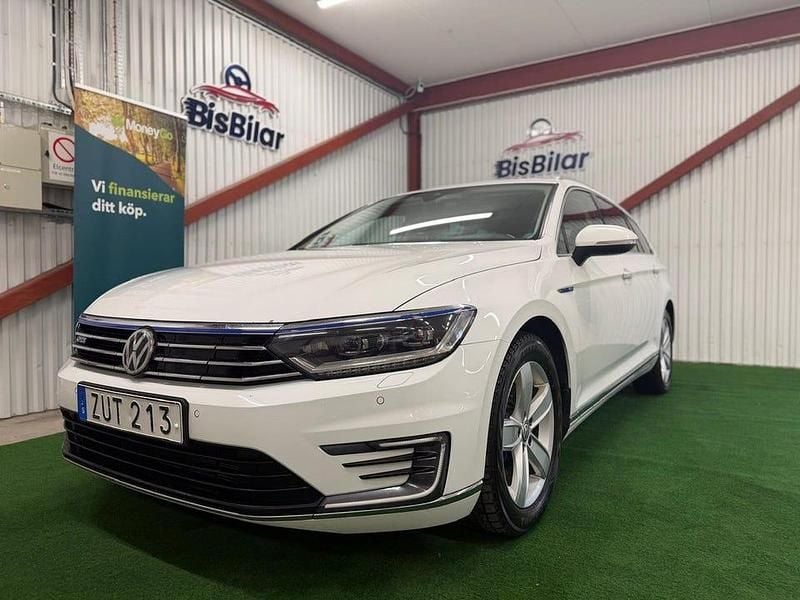 Begagnad VW Passat GTE 218 HK (160 kW) 2018 Vit Kombi
