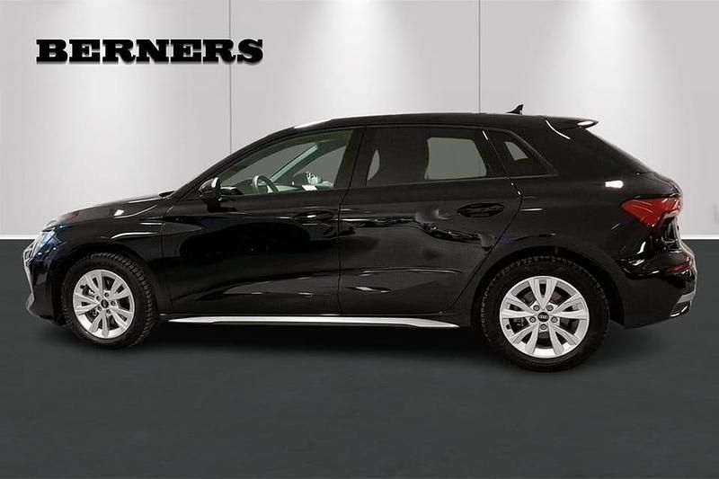 Begagnad Audi A3 Advanced 151 HK (111 kW) 2025 Svart