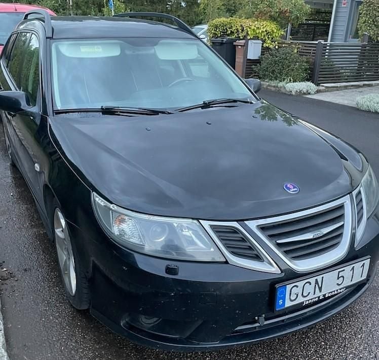Svart Begagnad 2008 Saab 9-3 Linear Kombi | 23 500 kr (Marknadspris) - Bild 1/4