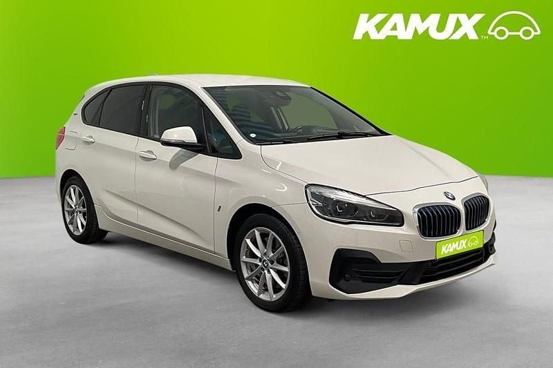 Vit Begagnad 2019 BMW 225 Active Tourer Advantage Minibuss | 174 900 kr - Bild 1/3