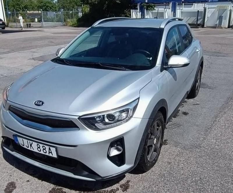 Grå Begagnad 2020 Kia Stonic Advance SUV | 162 000 kr (Bra pris) - Bild 1/4
