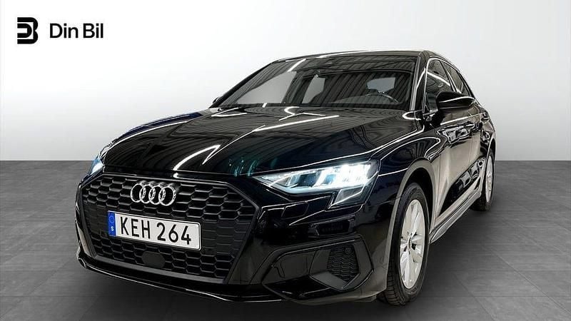 Brilliantsvart Begagnad 2023 Audi A3 Proline Sedan | 234 000 kr (Marknadspris) - Bild 1/4
