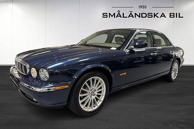 Begagnad Jaguar XJ 207 HK (152 kW) 2006 Blå Sedan