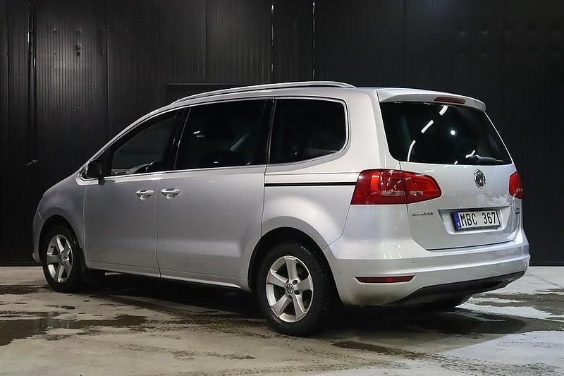 Begagnad VW Sharan 140 HK (102 kW) 2011 Silver Minibuss