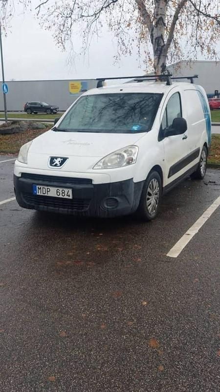 Begagnad 2011 Peugeot Partner Minibuss | 27 500 kr (Superpris) - Bild 1/3