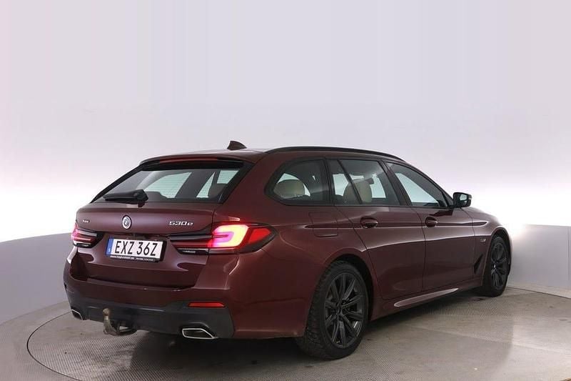 Begagnad BMW 530 M Sport 292 HK (214 kW) 2023 Röd Kombi