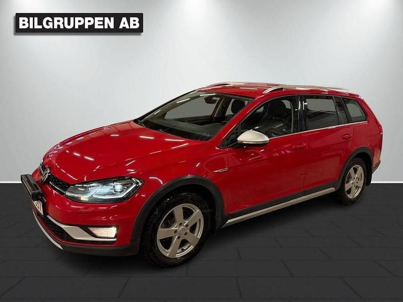 Begagnad VW Golf Alltrack 184 HK (135 kW) 2017 Röd Kombi