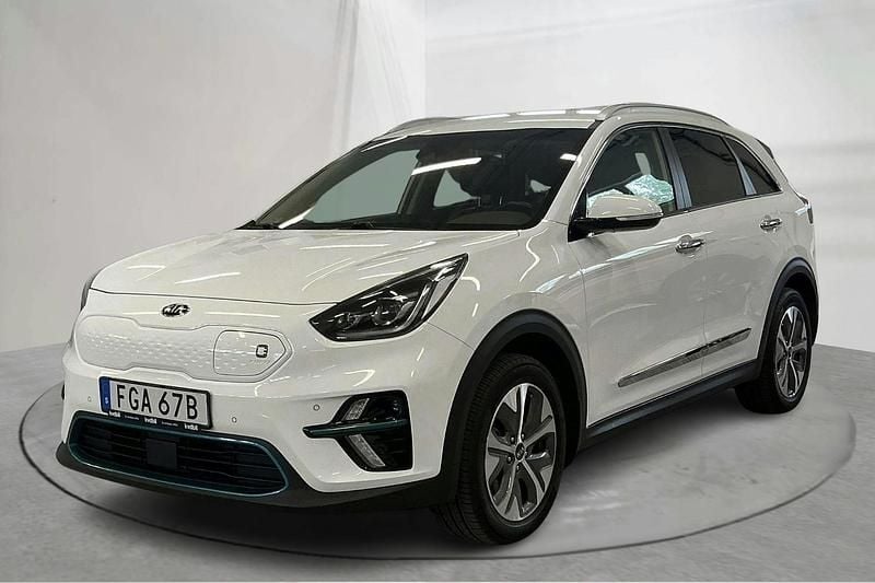Vit Begagnad 2020 Kia e-Niro Advance SUV | 195 000 kr (Superpris) - Bild 1/4