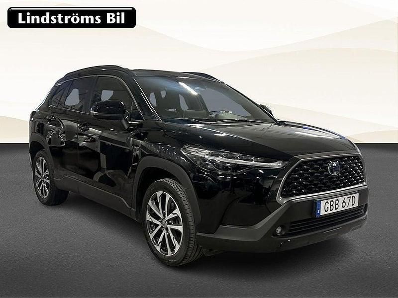 Begagnad Toyota Corolla Cross Style 152 HK (111 kW) 2022 Svart SUV