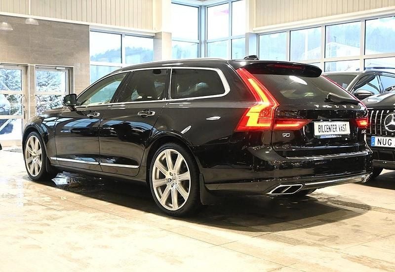 Begagnad Volvo V90 Inscription 190 HK (139 kW) 2017 Svart Kombi